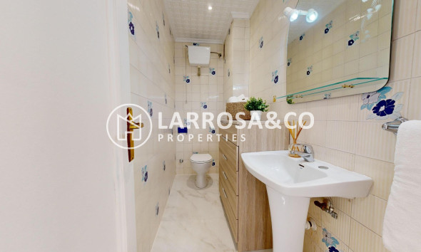 Resale - Apartment - Torrevieja - Acequion
