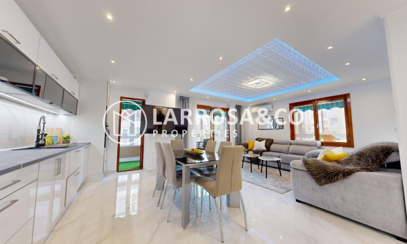 Resale - Apartment - Torrevieja - Acequion