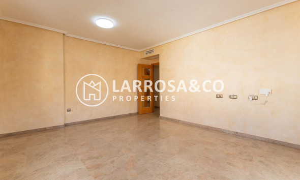 Resale - Apartment - Orihuela - Zona Centro