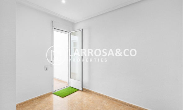 Resale - Apartment - Torrevieja - Centro