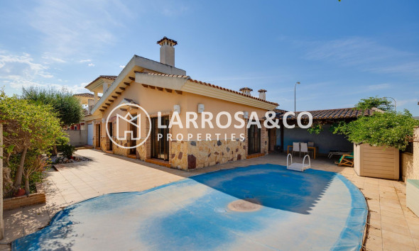 Herverkoop - Villa - Orihuela