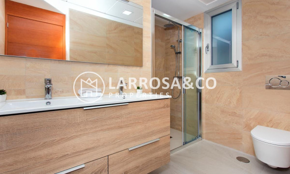 new-building-house-el-raso-bathroom-2-on2082