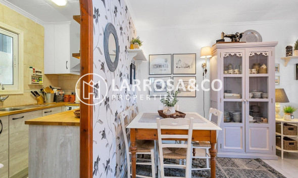 Resale - Bungalow - Torrevieja - La Siesta - El Salado - Torreta