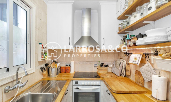 Resale - Bungalow - Torrevieja - La Siesta - El Salado - Torreta