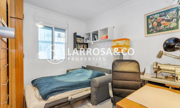 Resale - Bungalow - Torrevieja - La Siesta - El Salado - Torreta