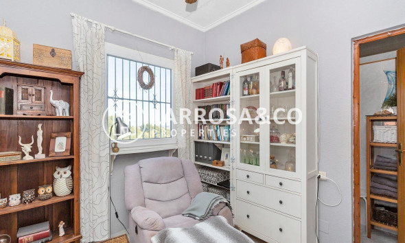 Resale - Bungalow - Torrevieja - La Siesta - El Salado - Torreta