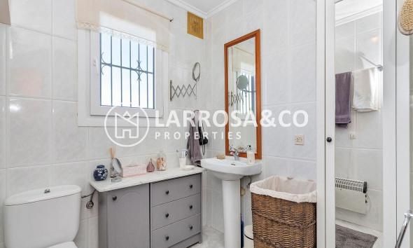 Resale - Bungalow - Torrevieja - La Siesta - El Salado - Torreta