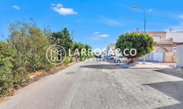 Resale - Bungalow - Torrevieja - La Siesta - El Salado - Torreta