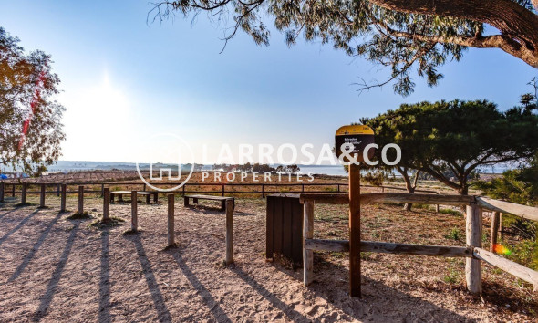 Resale - Bungalow - Torrevieja - La Siesta - El Salado - Torreta