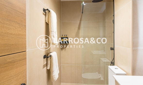 Resale - Apartment - Torrevieja - Acequion
