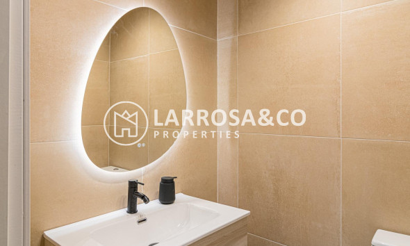 Resale - Apartment - Torrevieja - Acequion