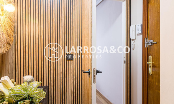 Resale - Apartment - Torrevieja - Acequion