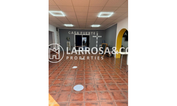 Reventa - Local - Torrevieja - Playa Los Locos