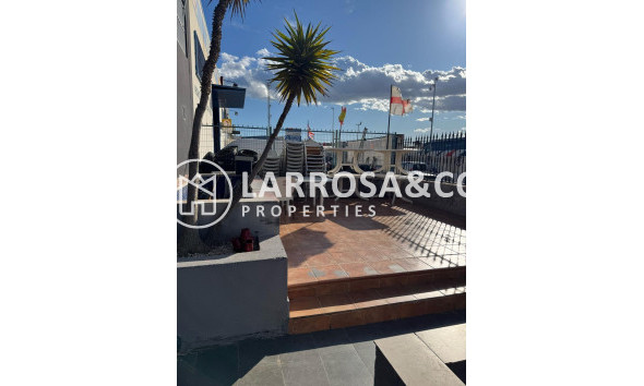 Reventa - Local - Torrevieja - Playa Los Locos