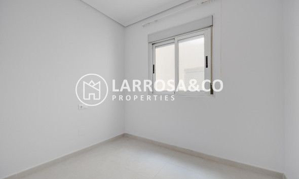 Reventa - Apartamento - Torrevieja - Estacion de autobuses