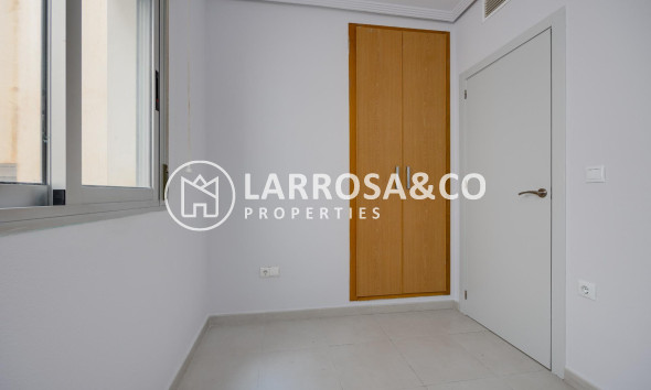 Reventa - Apartamento - Torrevieja - Estacion de autobuses