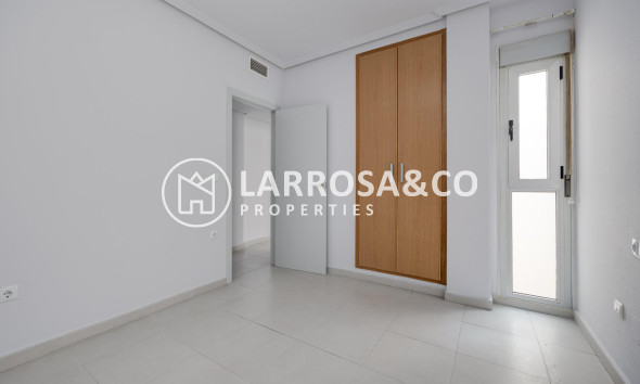 Reventa - Apartamento - Torrevieja - Estacion de autobuses