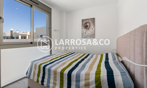 Resale - Detached House/Villa - Orihuela - Villamartín