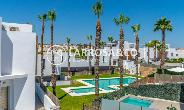 Resale - Detached House/Villa - Orihuela - Villamartín