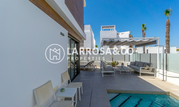 Resale - Detached House/Villa - Orihuela - Villamartín