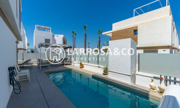 Resale - Detached House/Villa - Orihuela - Villamartín