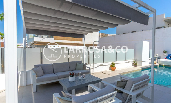 Resale - Detached House/Villa - Orihuela - Villamartín