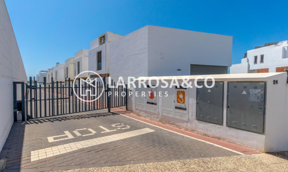 Resale - Detached House/Villa - Orihuela - Villamartín