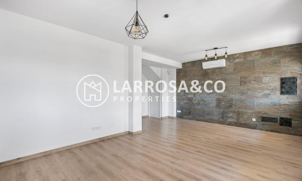 Resale - Detached House/Villa - Torrevieja - Aguas Nuevas