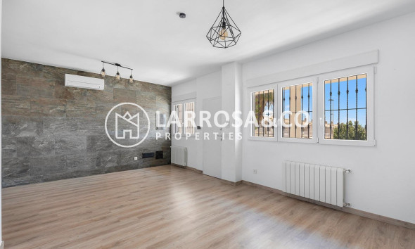 Resale - Detached House/Villa - Torrevieja - Aguas Nuevas