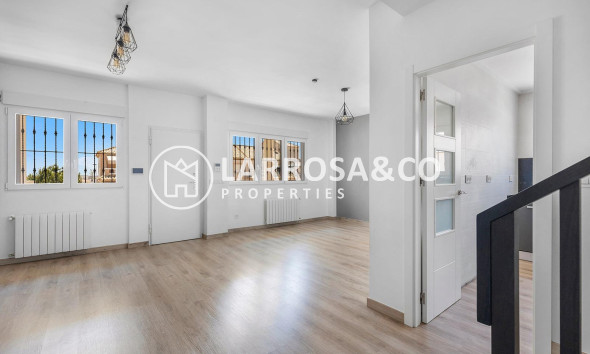 Resale - Detached House/Villa - Torrevieja - Aguas Nuevas