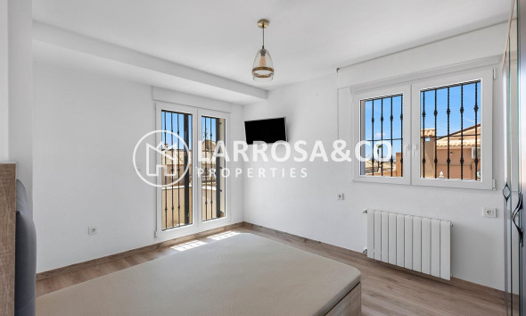 Resale - Detached House/Villa - Torrevieja - Aguas Nuevas