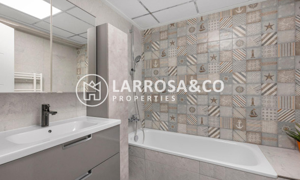 Resale - Detached House/Villa - Torrevieja - Aguas Nuevas