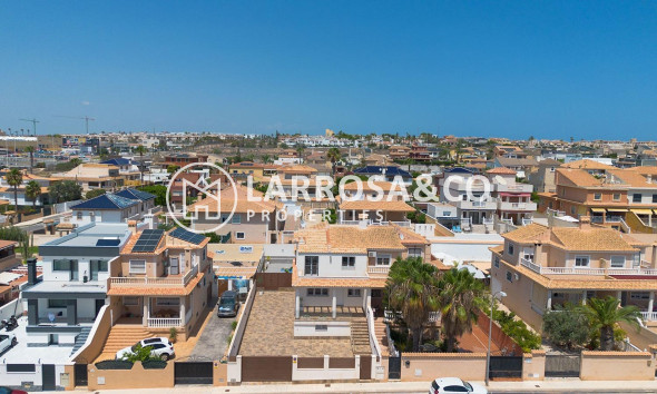 Resale - Detached House/Villa - Torrevieja - Aguas Nuevas