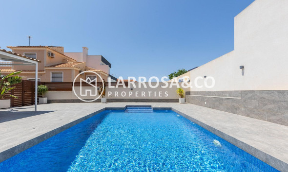 Resale - Detached House/Villa - Torrevieja - Aguas Nuevas