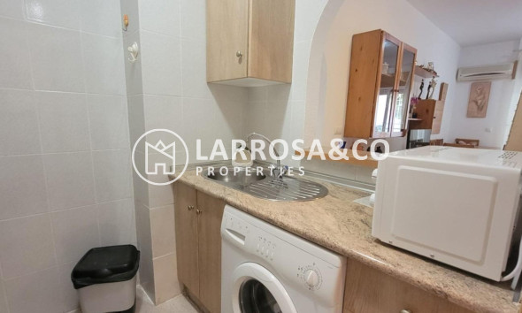 Resale - Ground floor apartment - Torrevieja - Aguas Nuevas