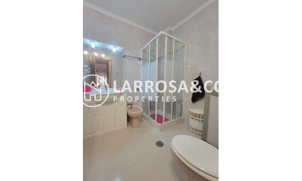 Resale - Ground floor apartment - Torrevieja - Aguas Nuevas