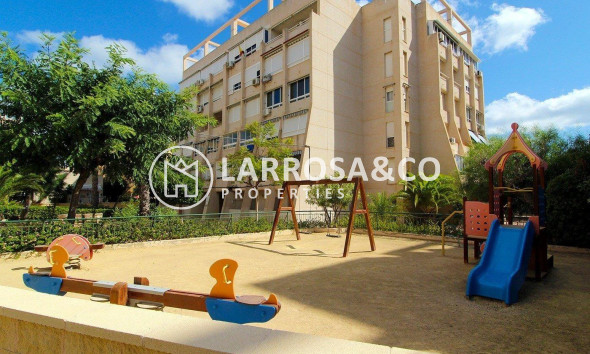 Resale - Ground floor apartment - Torrevieja - Aguas Nuevas