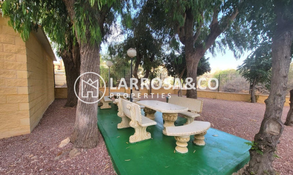 Resale - Ground floor apartment - Torrevieja - Aguas Nuevas