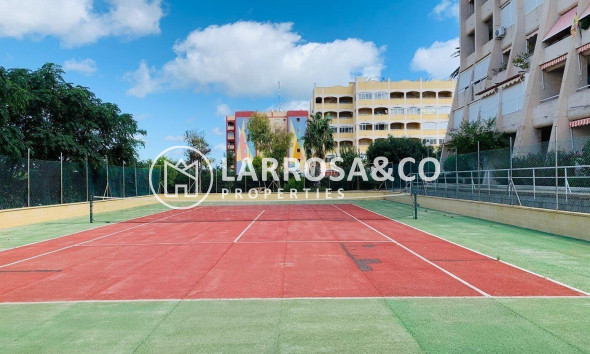 Resale - Ground floor apartment - Torrevieja - Aguas Nuevas