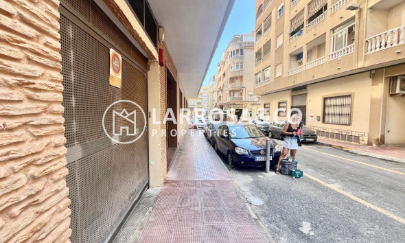 A Vendre - Garage - Torrevieja - Centro