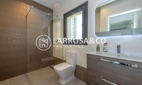 new-building-villa-ciudad-quesada-bathroom-on2085