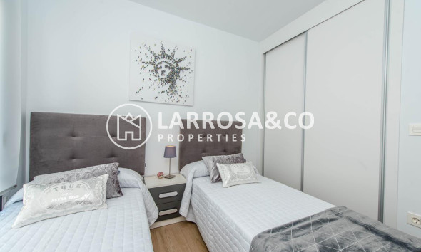 new-building-villa-ciudad-quesada-bedroom-3-wardrobe-on2085