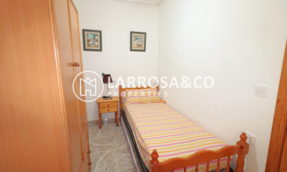 Resale - Apartment - Torrevieja - Acequion