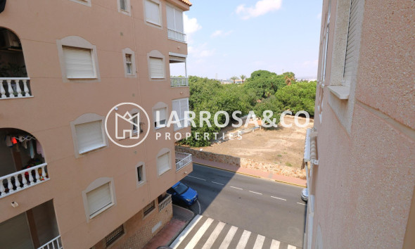 Resale - Apartment - Torrevieja - Acequion