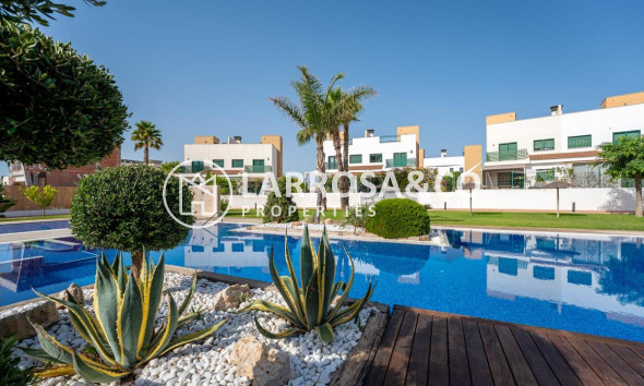 Вторичный рынок - Дом - Сьюдад Кесада - Altos del golf i