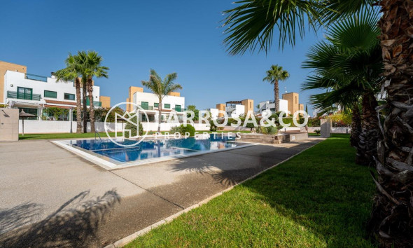 Вторичный рынок - Дом - Сьюдад Кесада - Altos del golf i