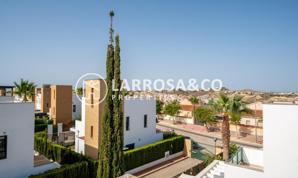 Вторичный рынок - Дом - Сьюдад Кесада - Altos del golf i