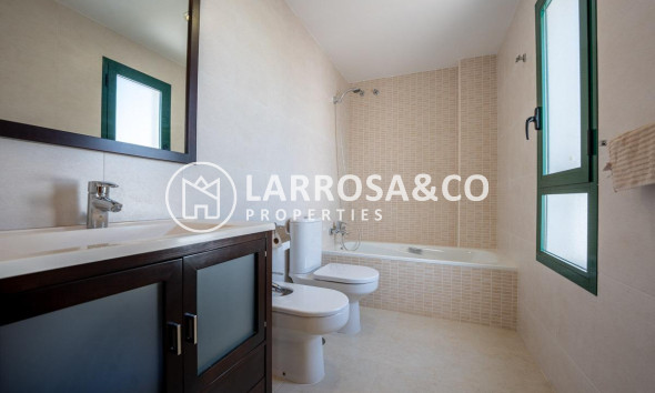 Вторичный рынок - Дом - Сьюдад Кесада - Altos del golf i