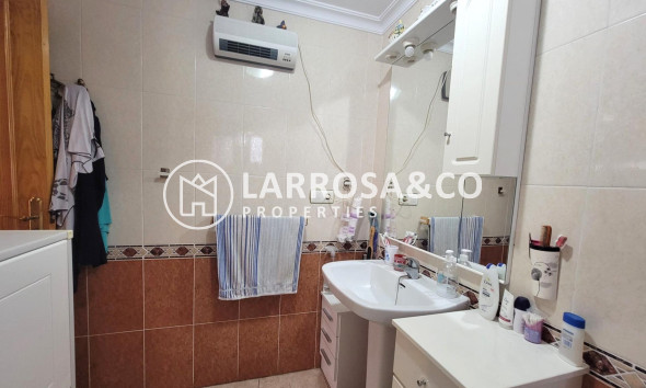 Resale - Apartment - Torrevieja - Centro