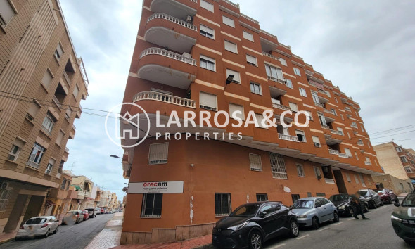 Resale - Apartment - Torrevieja - Centro
